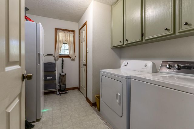 2062 N Fm 1291, Fayetteville, TX 78940