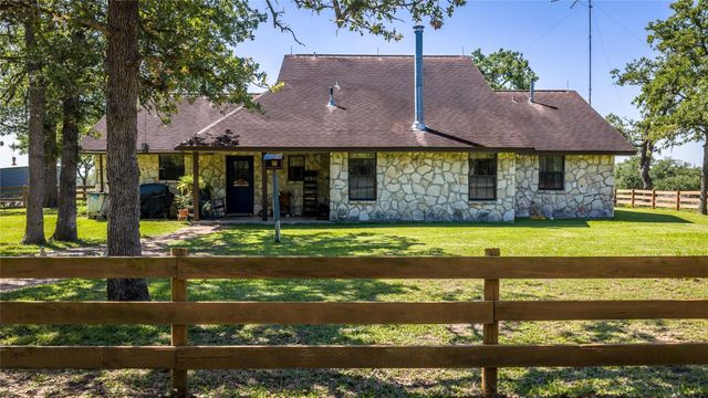 2062 N Fm 1291, Fayetteville, TX 78940