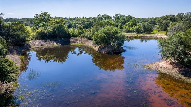 2062 N Fm 1291, Fayetteville, TX 78940