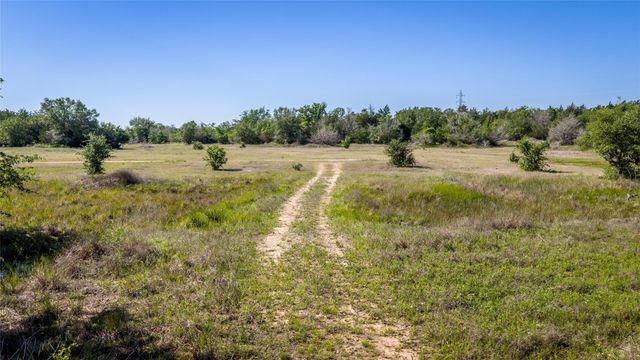 2062 N Fm 1291, Fayetteville, TX 78940