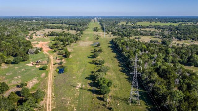 2062 N Fm 1291, Fayetteville, TX 78940