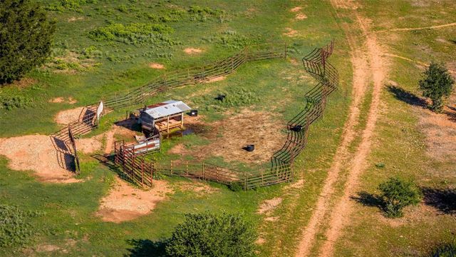 2062 N Fm 1291, Fayetteville, TX 78940