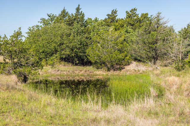 2062 N Fm 1291, Fayetteville, TX 78940