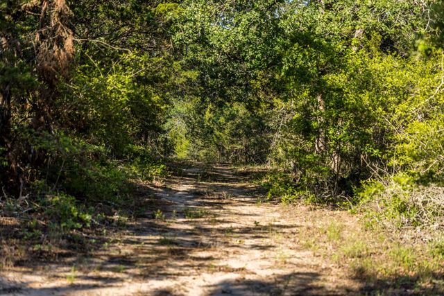 2062 N Fm 1291, Fayetteville, TX 78940