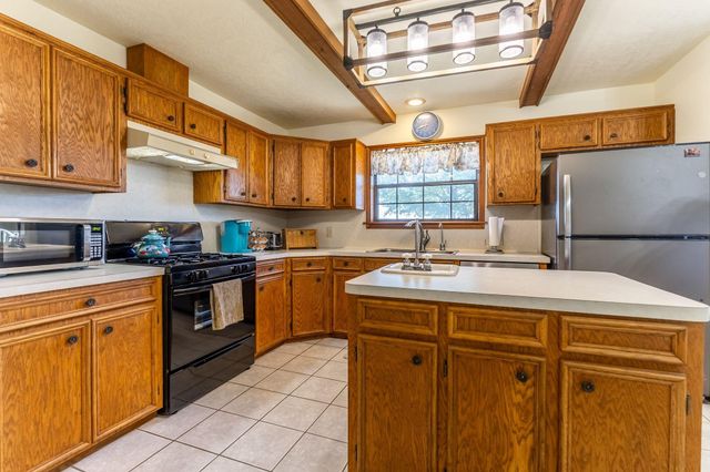 2062 N Fm 1291, Fayetteville, TX 78940