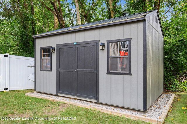 5521 Jessael Drive, Bath, MI 48808