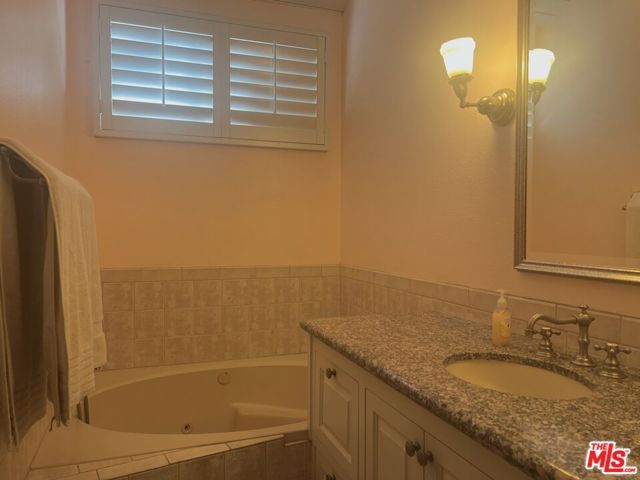 8611 Burton Way 6, Los Angeles, CA 90048