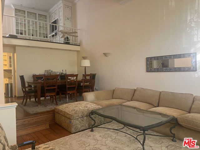 8611 Burton Way 6, Los Angeles, CA 90048