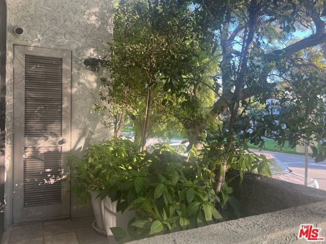 8611 Burton Way 6, Los Angeles, CA 90048