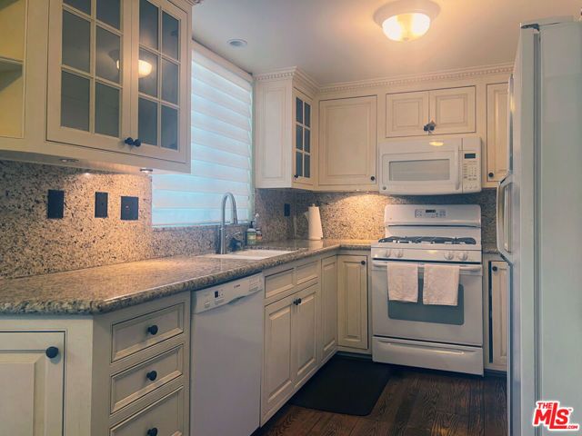 8611 Burton Way 6, Los Angeles, CA 90048