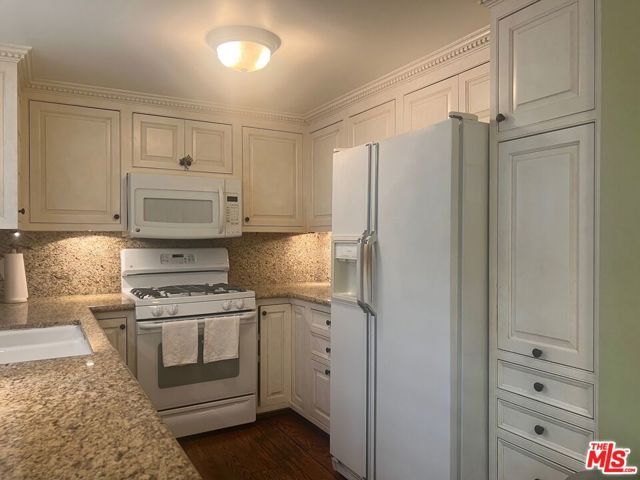 8611 Burton Way 6, Los Angeles, CA 90048