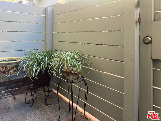 8611 Burton Way 6, Los Angeles, CA 90048