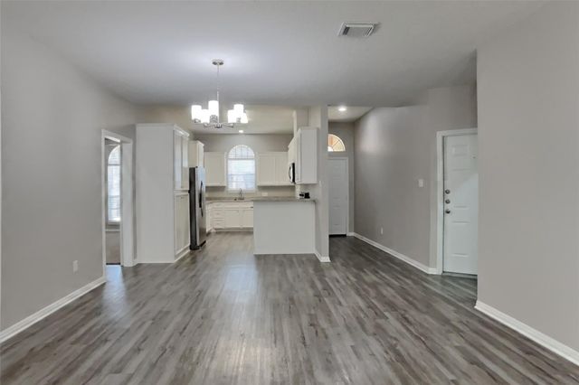 121 Warbonnet Drive, Conroe, TX 77304