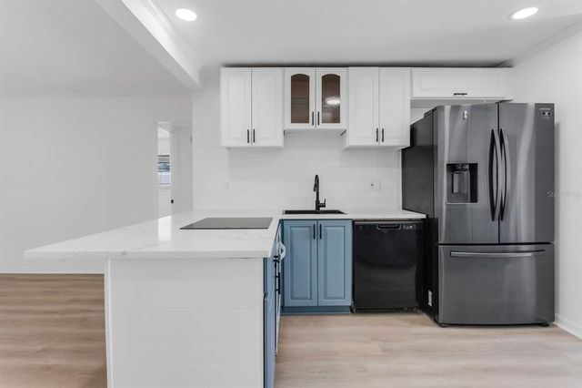 621 85TH AVENUE N, St Petersburg, FL 33702