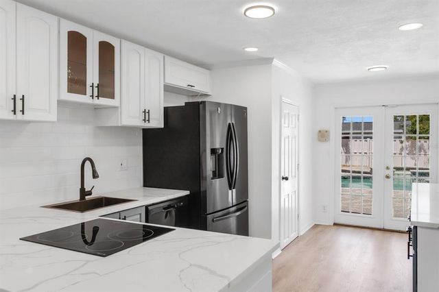 621 85TH AVENUE N, St Petersburg, FL 33702