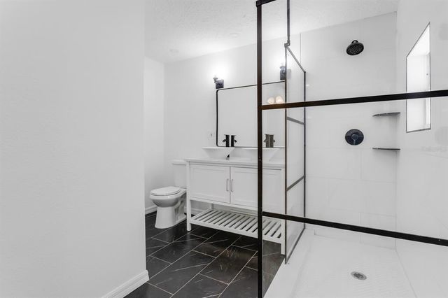 621 85TH AVENUE N, St Petersburg, FL 33702