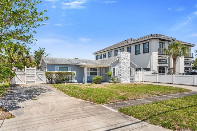 621 85TH AVENUE N, St Petersburg, FL 33702