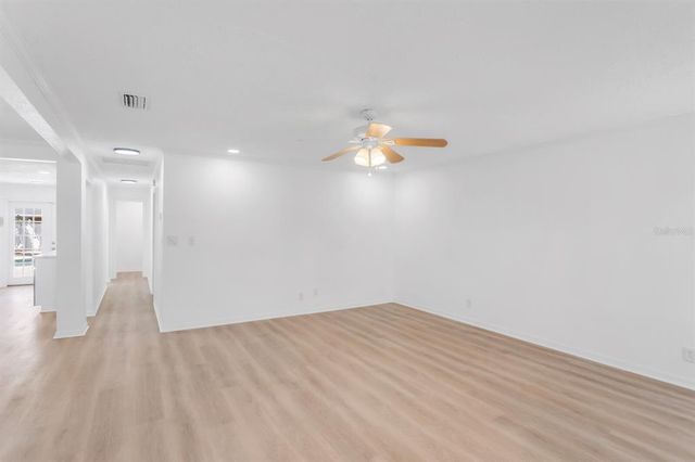 621 85TH AVENUE N, St Petersburg, FL 33702