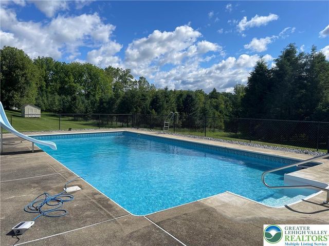 1410 Quarry Drive, Bethlehem City, PA 18020