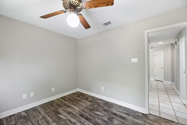 9400 Woodland Hills, San Antonio, TX 78250
