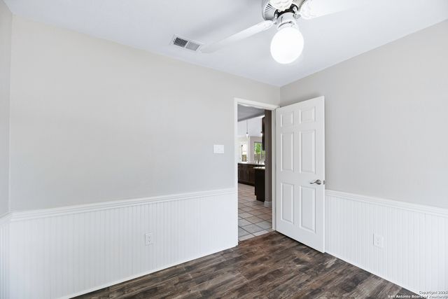 9400 Woodland Hills, San Antonio, TX 78250
