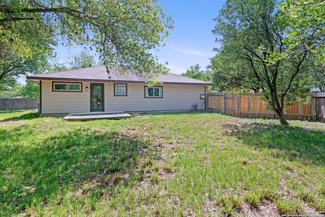 9400 Woodland Hills, San Antonio, TX 78250