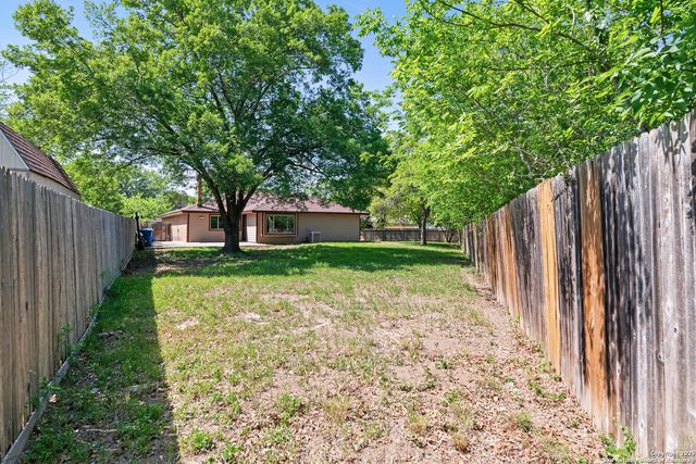 9400 Woodland Hills, San Antonio, TX 78250