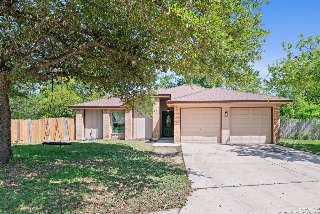 9400 Woodland Hills, San Antonio, TX 78250