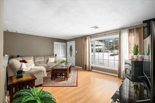 25 Richard Road, Hudson, MA 01749