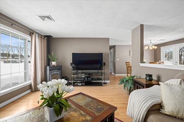 25 Richard Road, Hudson, MA 01749