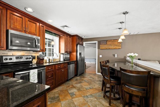 25 Richard Road, Hudson, MA 01749