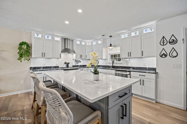 111 NW 10th Street, Oak Island, NC 28465