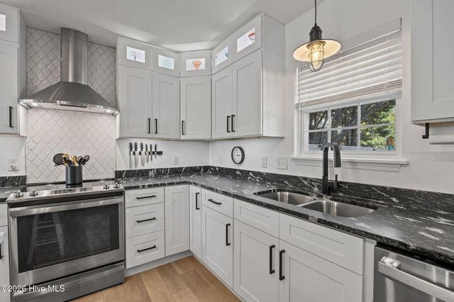 111 NW 10th Street, Oak Island, NC 28465