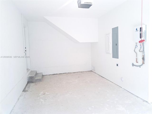 1373 NW 1st St 1373, Florida City, FL 33034