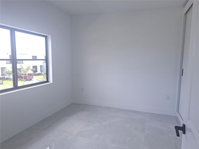 1373 NW 1st St 1373, Florida City, FL 33034
