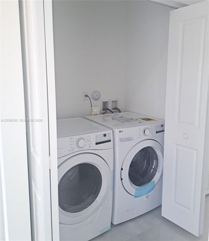 1373 NW 1st St 1373, Florida City, FL 33034