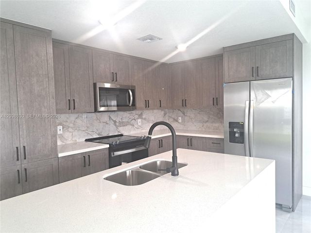 1373 NW 1st St 1373, Florida City, FL 33034