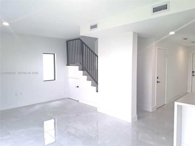 1373 NW 1st St 1373, Florida City, FL 33034