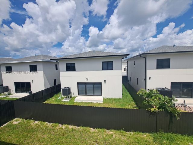 1373 NW 1st St 1373, Florida City, FL 33034