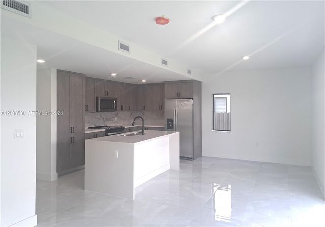1373 NW 1st St 1373, Florida City, FL 33034