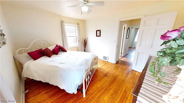 32706 Lake Shore Boulevard, Willowick, OH 44095