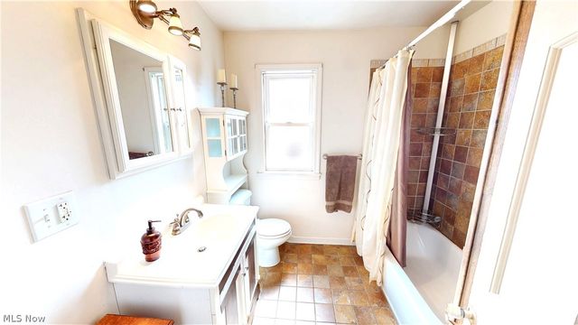 32706 Lake Shore Boulevard, Willowick, OH 44095