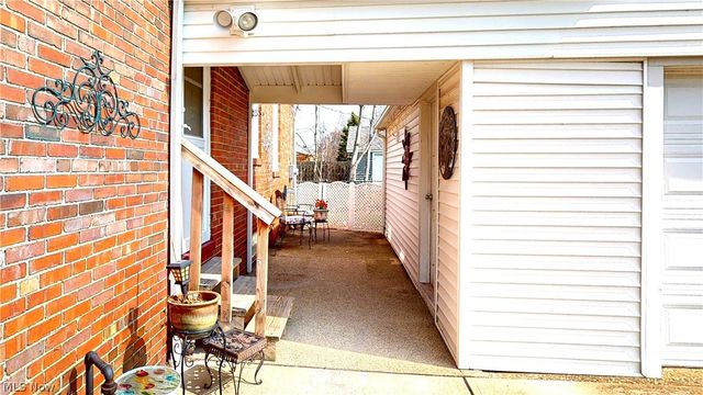 32706 Lake Shore Boulevard, Willowick, OH 44095