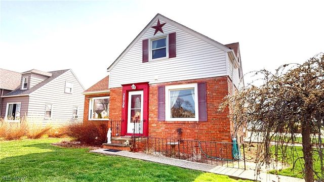 32706 Lake Shore Boulevard, Willowick, OH 44095