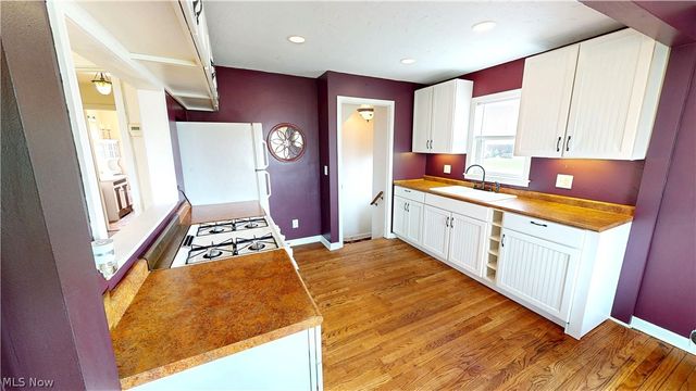 32706 Lake Shore Boulevard, Willowick, OH 44095