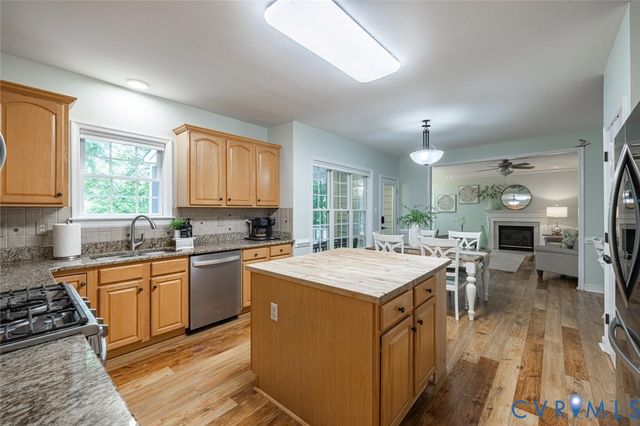 14316 Cove Ridge Ter, Midlothian, VA 23112