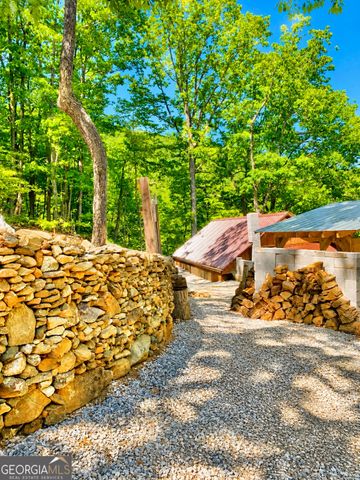 326 Skywood Lane, Cleveland, GA 30528