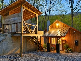 326 Skywood Lane, Cleveland, GA 30528
