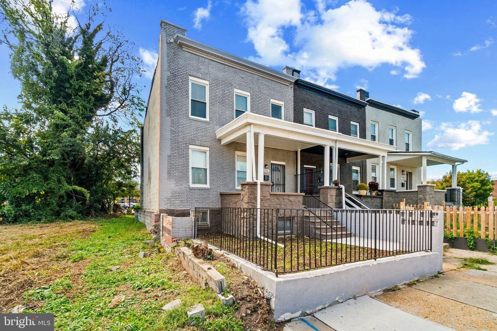 2226 N MONROE ST N, Baltimore, MD 21217