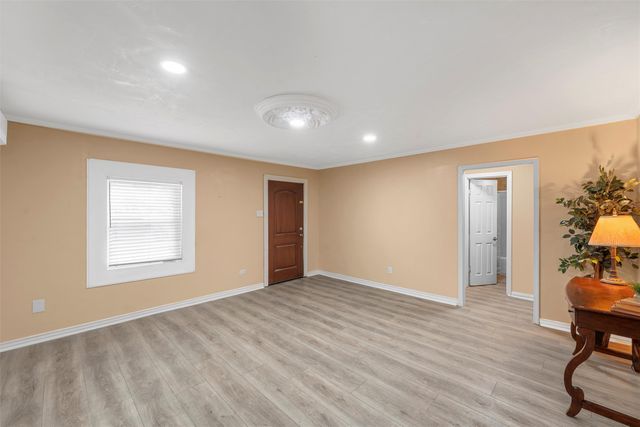 4505 Memorial Drive, Beverly Hills, TX 76711